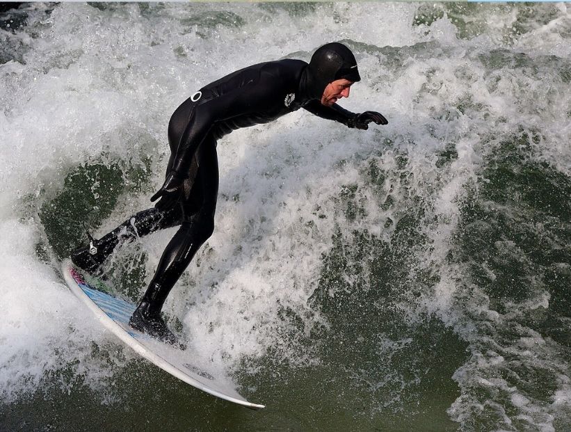 Eisbach: ola en un río de Munich