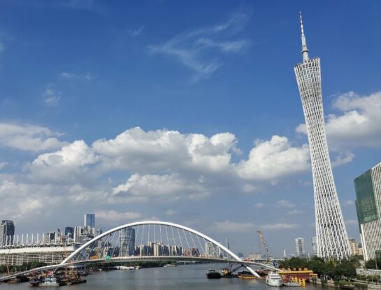 ¿Sabías que China tiene la segunda torre de telecomunicaciones más alta del mundo?