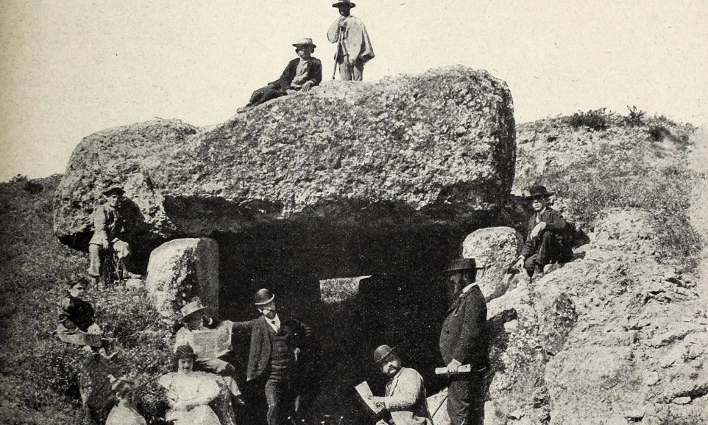 Foto antigua de Dolmen de Menga.
