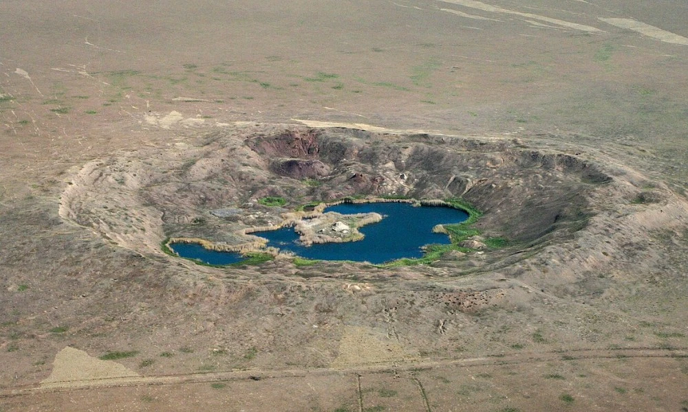 Lago de Chagán, el sitio natural que surgió luego de la primera explosión nuclear que realizó la Unión Soviética.