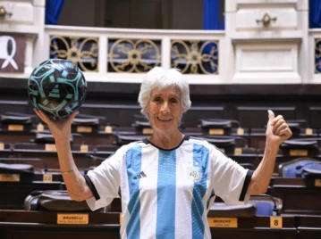 Elba Selva, futbolista argentina que forma parte de Las Pioneras en el fútbol femenino y que metió cuatro goles a Inglaterra