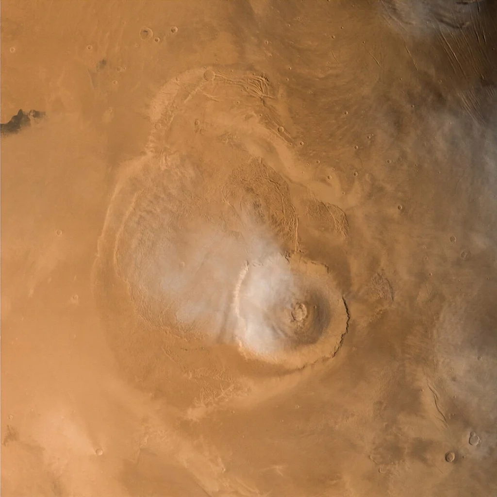 Monte Olimpo: el volcán más grande del Sistema Solar no está en Marte