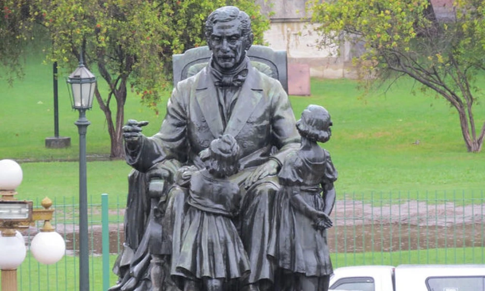 escultura San Martín