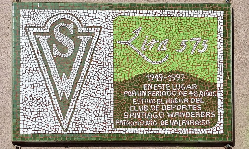 Homenaje al club de fútbol más antiguo de Chile.