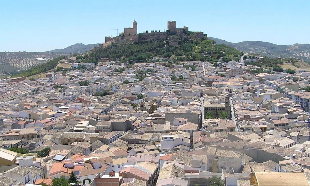 Ciudad que rodea a la Fortaleza de La Mota.