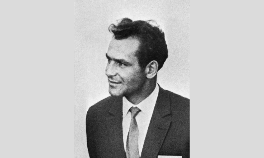 La primera persona que durmió en el espacio, en su juventud.