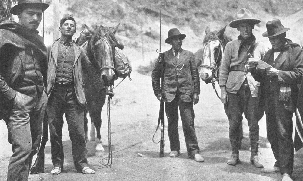 Gato y Mancha, los caballos que acompañaron a Aimé Félix Tschiffely de Buenos Aires a Nueva York