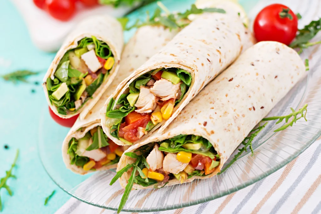 Vianda escolar del miércoles: receta de wraps de pollo y verduras