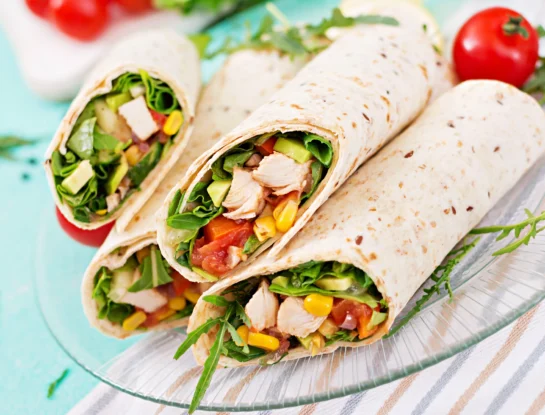 Vianda escolar del miércoles: receta de wraps de pollo y verduras