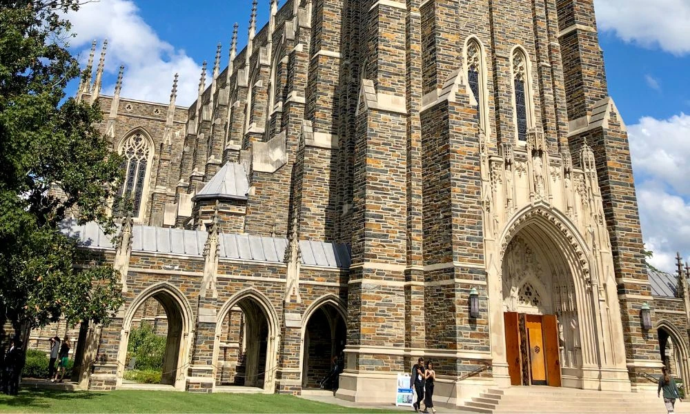 Fachada de la capilla de la Universidad de Duke.