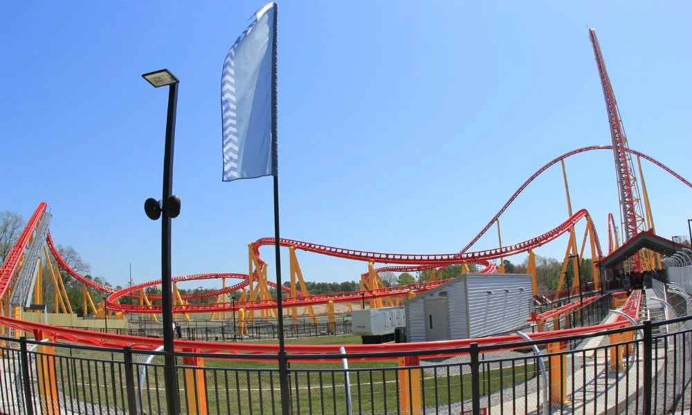 Aspecto de la montaña rusa Intimidator 305.