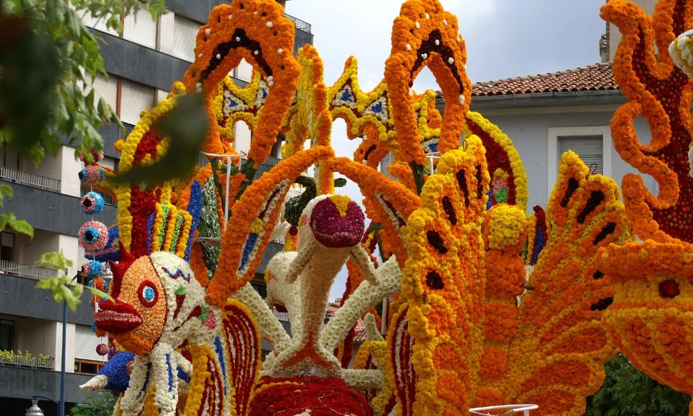 Colores de la Batalla de Flores de Laredo.