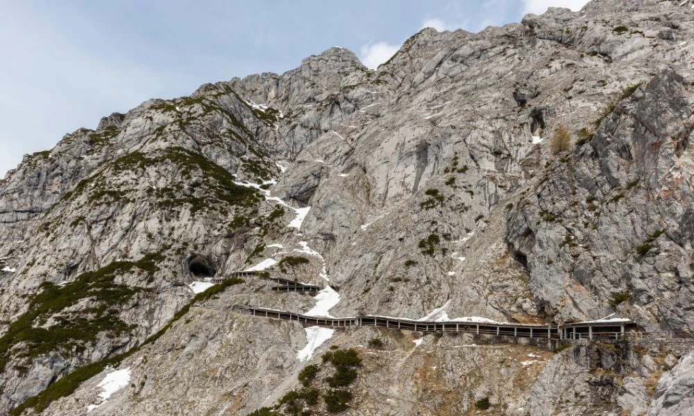 Acceso a Eisriesenwelt.