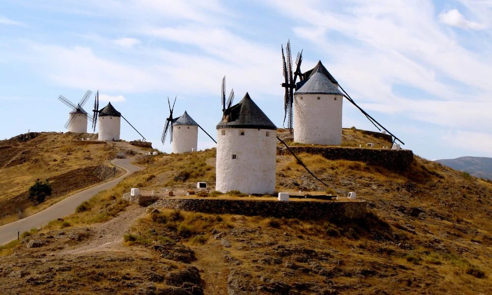 Vistas a los Molinos de Consuegra.