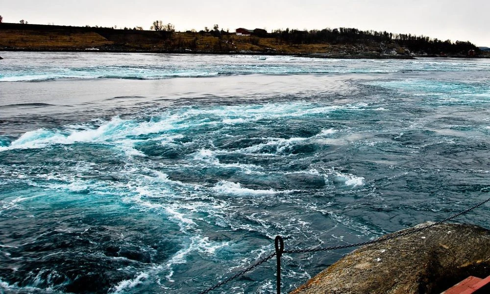 Vistas al remolino más fuerte del mundo.
