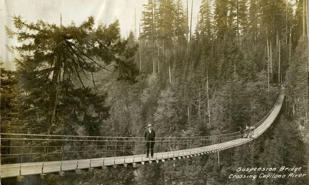 Foto antigua del puente colgante de Capilano.