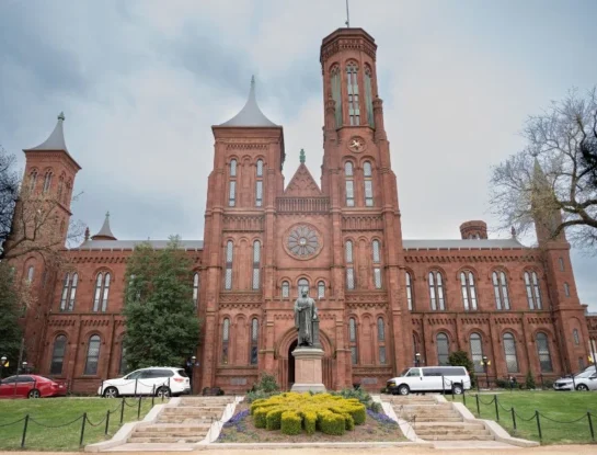 Institución Smithsonian: el inmenso castillo del siglo XIX que se conserva en Estados Unidos