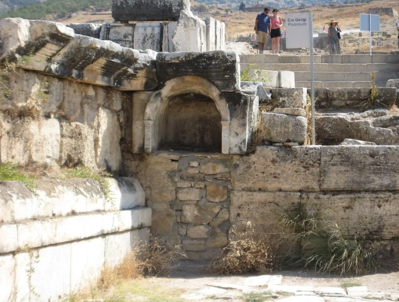 plutonio-de-hierápolis