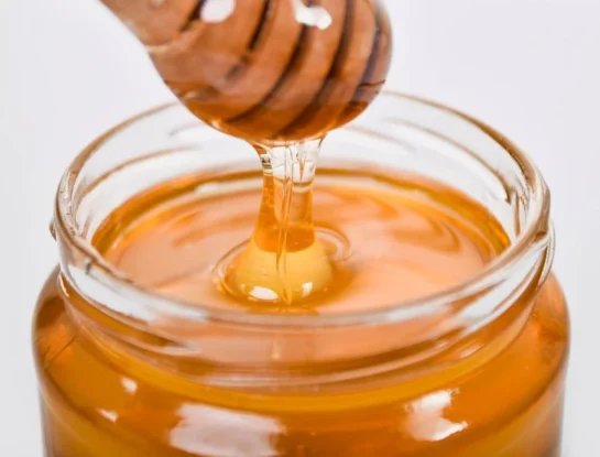 ¿Cuáles son los principales beneficios de la miel y por qué es recomendable consumirla?