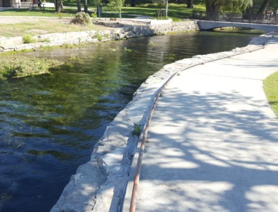 ¿En qué parte de Estados Unidos está el río más corto del mundo y qué longitud tiene?