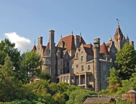 Castillo de Boldt: la mansión de ensueño que se oculta entre los árboles de la Isla Corazón de Estados Unidos