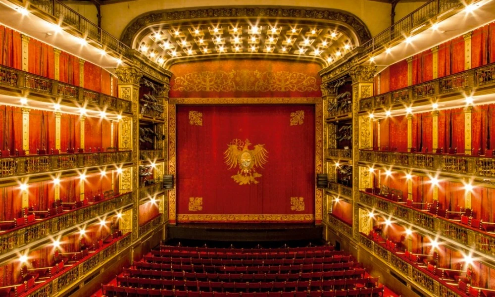 efemérides 5 de septiembre: se inaugura el Teatro Cervantes