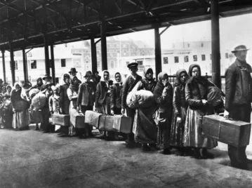 inmigrante: qué significa la palabra y cuál es su origen