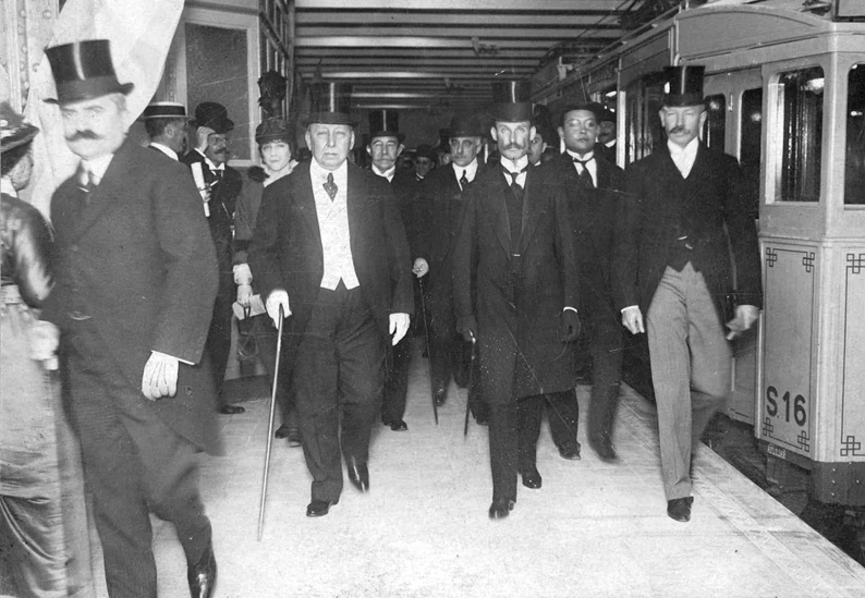 El vice presidente Victorino de la Plaza inaugura la Línea A del Subte de Buenos Aires