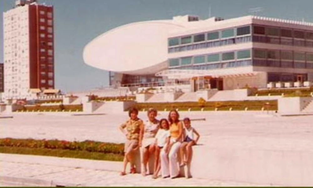Foto antigua del Casino de Necochea.