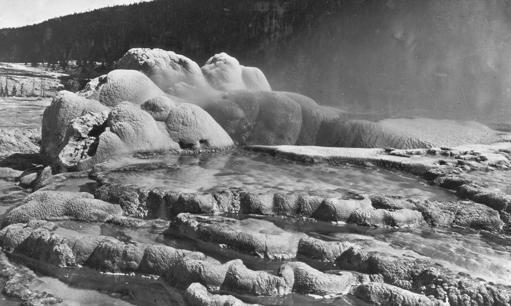 Cráter del Old Faithful.