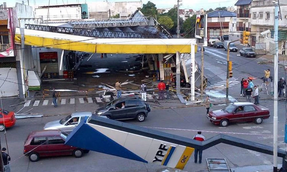 Destrozos de los cuatro tornados de Buenos Aires.