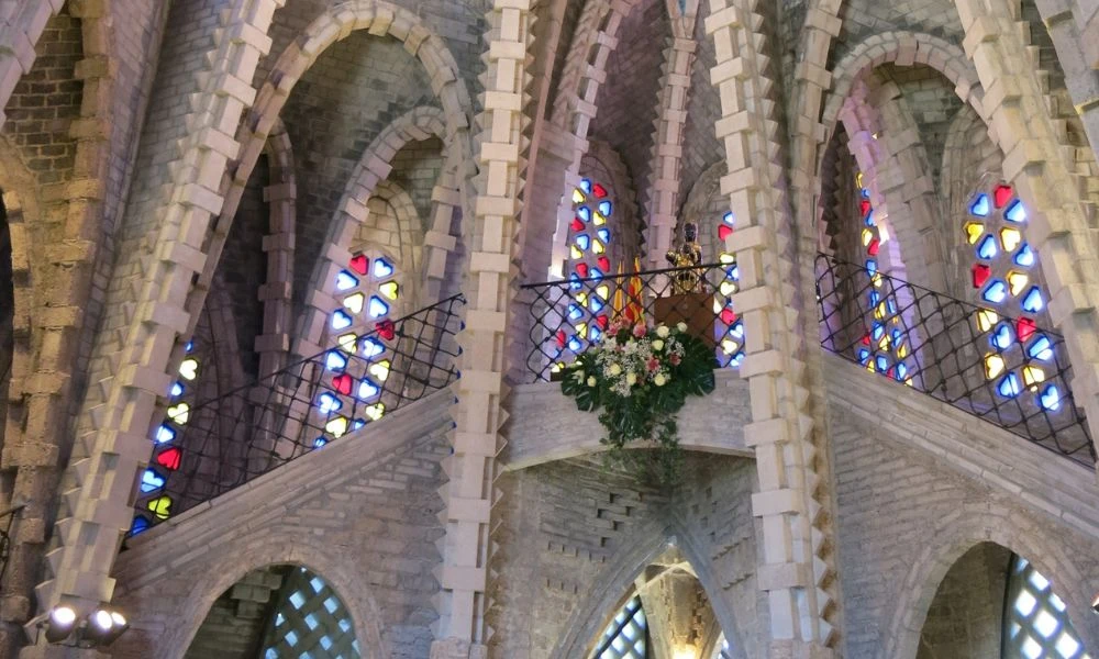 Interior del santuario de Montferri.