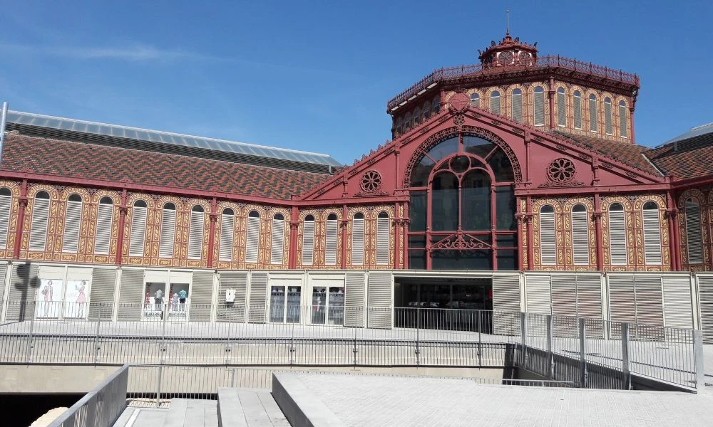 Fachada del Mercat de Sant Antoni de Barcelona.
