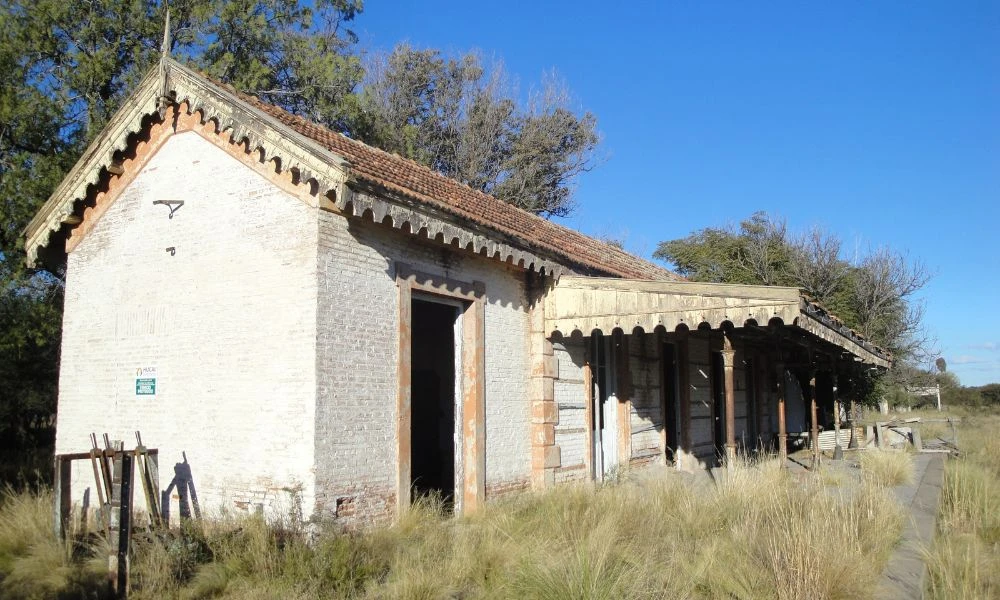 Vieja estación del pueblo más pequeño de La Pampa.