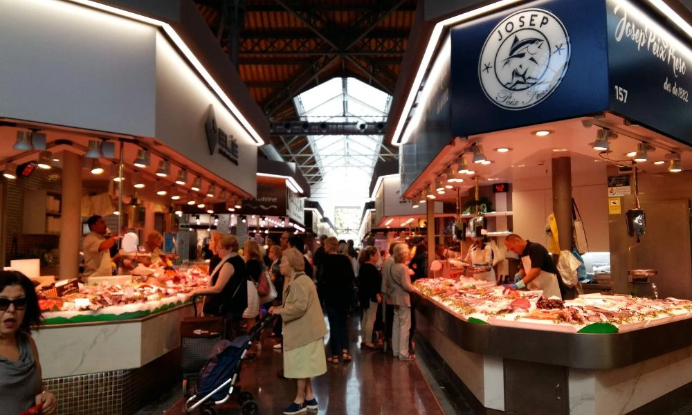 Interior del Mercat de Sant Antoni de Barcelona.