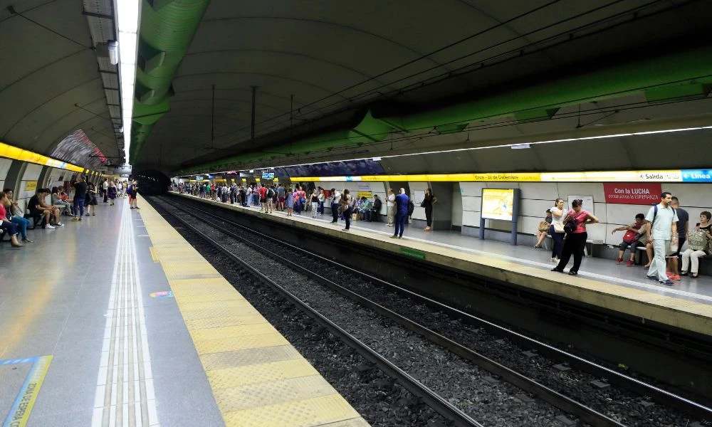 Aspecto de la estación de Subte más profunda de Buenos Aires.