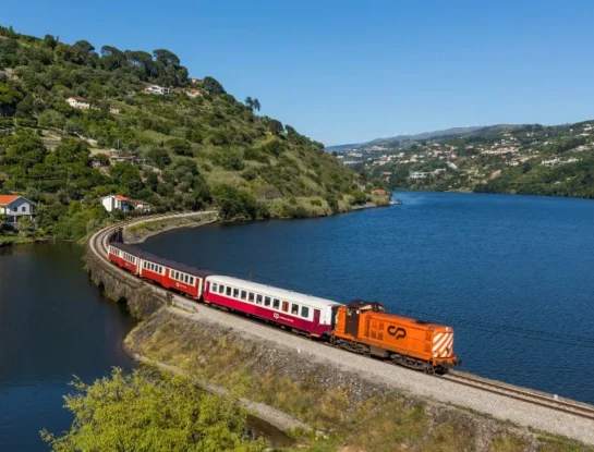 Línea del Duero: el pintoresco viaje en tren que recorre paisajes de ensueño en Europa y que muy pocos conocen