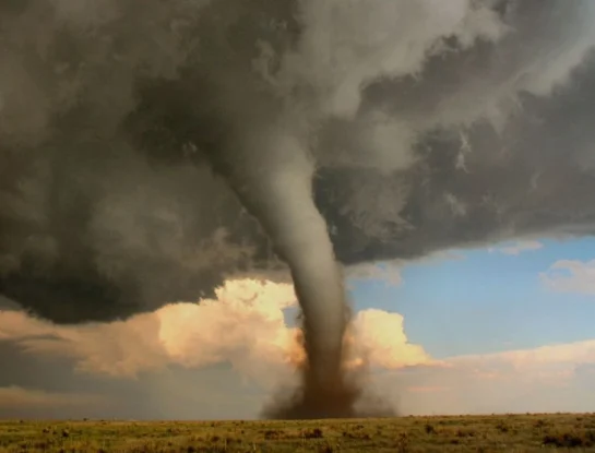 Vientos de 343 km/h y 600 construcciones en ruinas: conocé en detalle la historia del tornado más destructivo de Europa