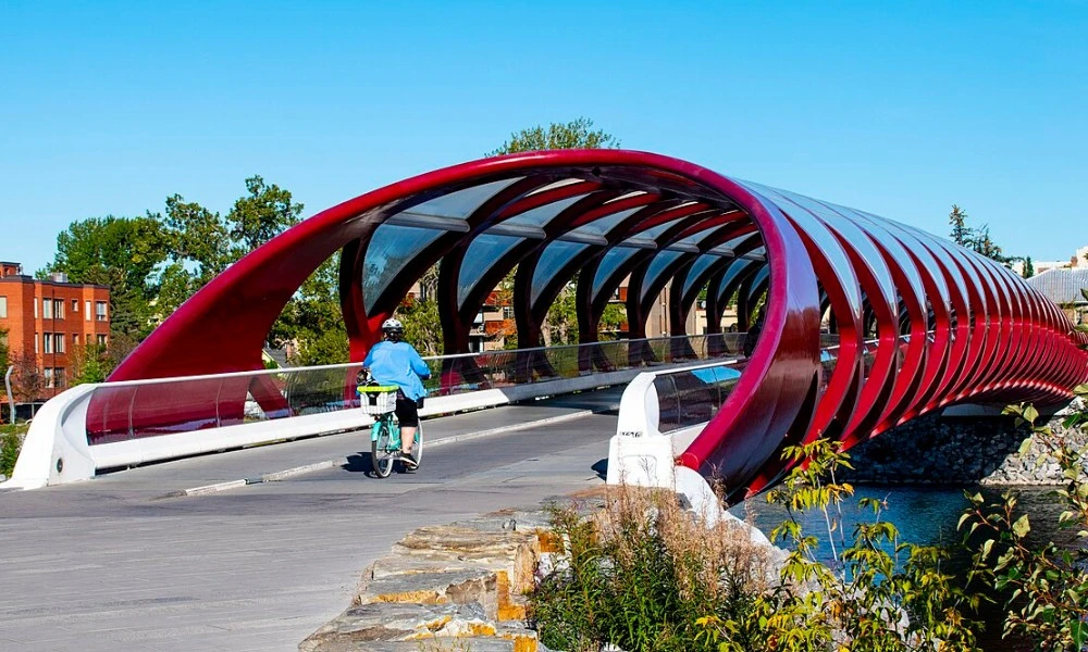 Puente de la Paz: la curiosa estructura de Canadá que tiene 130 metros y fue diseñada para soportar inundaciones que ocurren cada 100 años