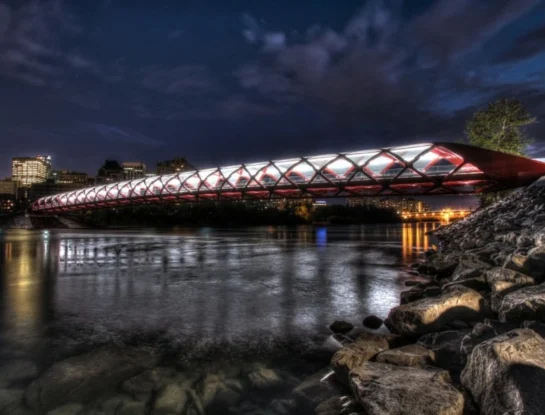 Puente de la Paz: la curiosa estructura de Canadá que tiene 130 metros y fue diseñada para soportar inundaciones que ocurren cada 100 años