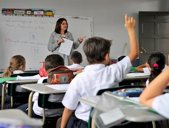 Aulas que piensan: cómo se enseña el pensamiento crítico desde nivel inicial hasta la secundaria