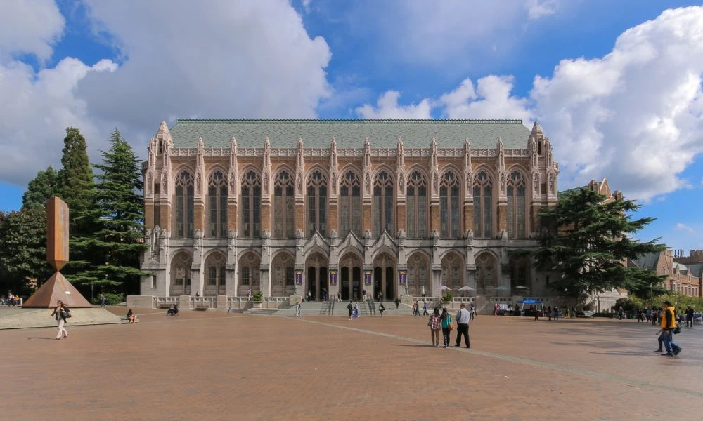 Aspecto actual de la Biblioteca Suzzallo.
