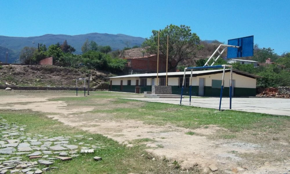 Escuela de Los Toldos.