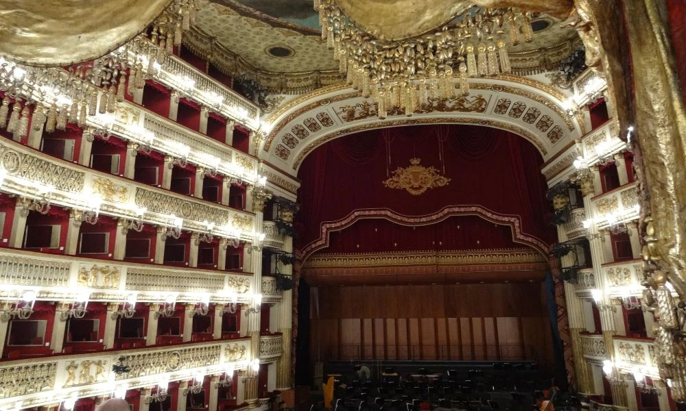 Interior del Teatro di San Carlo.