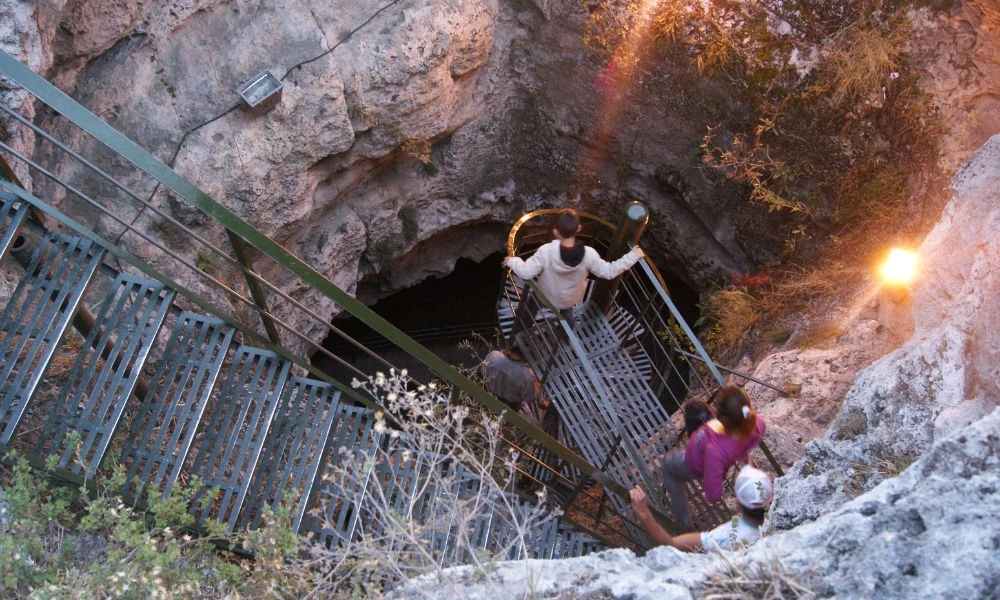 Descenso al centro de Cuexcomate.