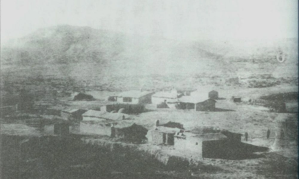 Foto antigua de la primera capital de Neuquén.