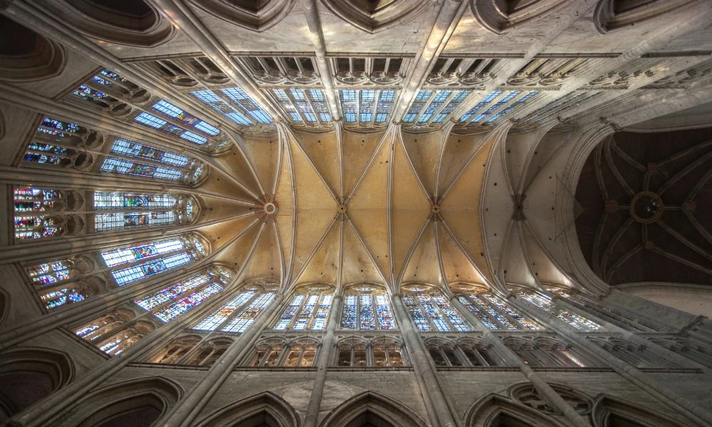 Interior de la Catedral de Beauvais.