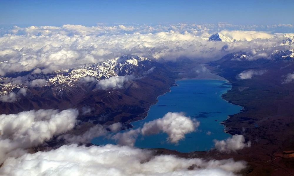 Lake Pukaki y su forma.