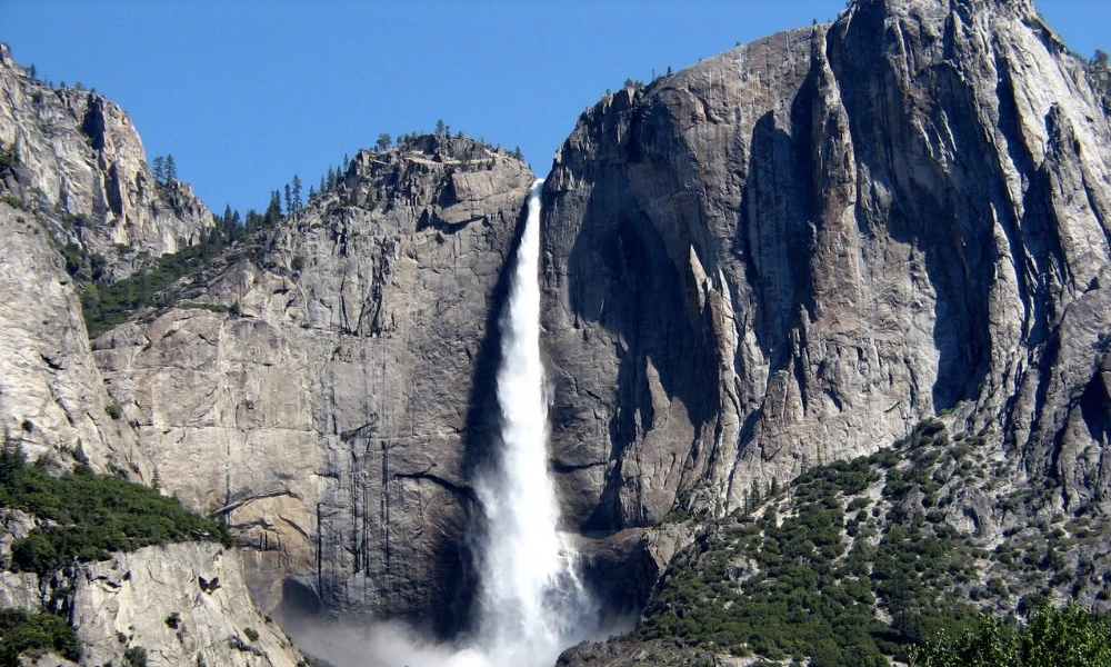 Salto Yosemite: la cascada de casi 800 metros que forma uno de los paisajes más salvajes de Estados Unidos