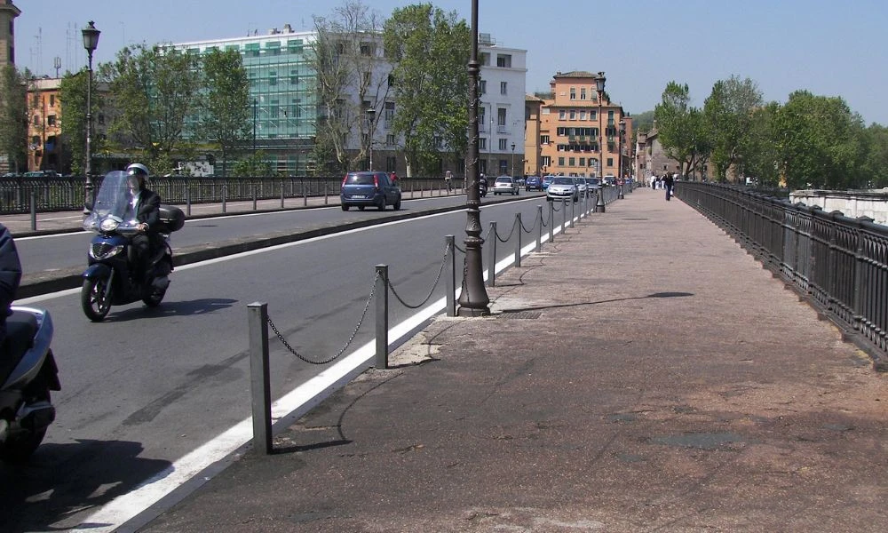 Circulación en el Ponte Palatino.